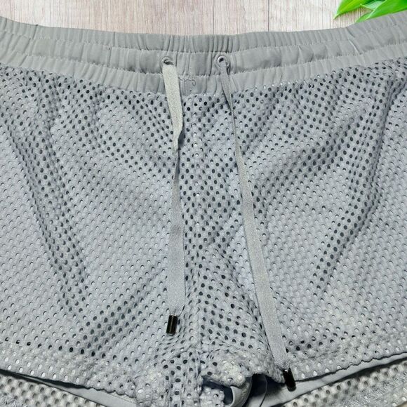 Fabletics Womens Bristol Shorts Size XXL Mesh Lined Athletic Sporty Gym Running - Picture 2 of 8